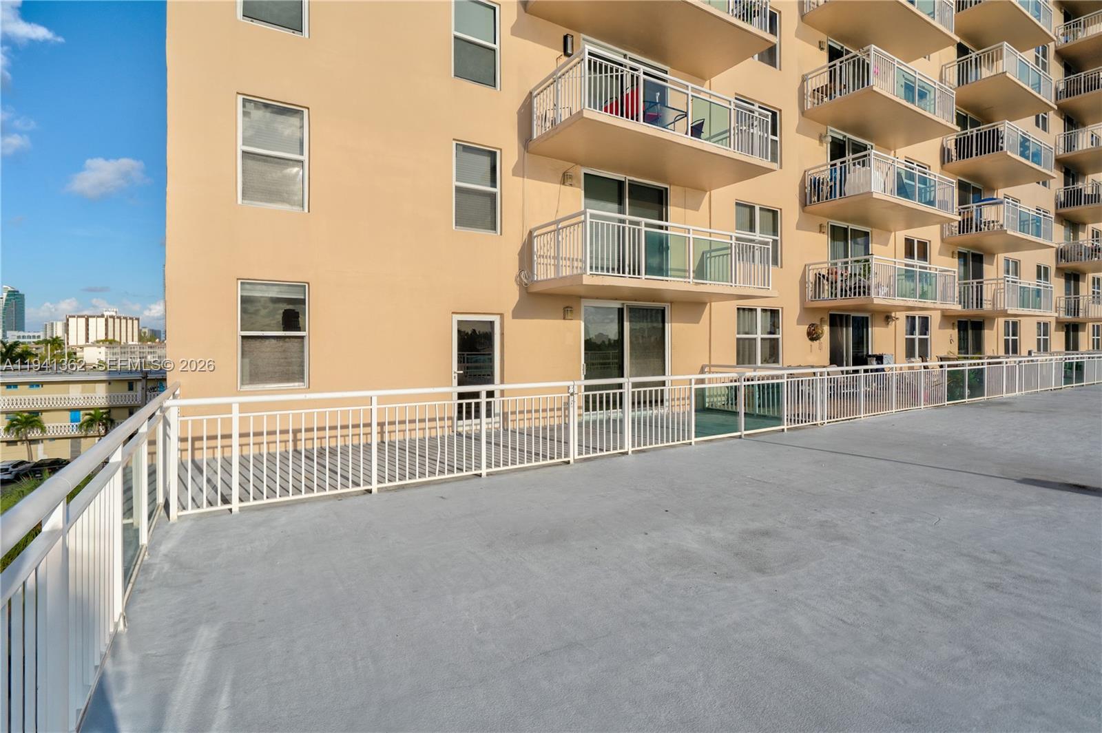 Photo of 437 Golden Isles Dr #4D, Hallandale Beach, Florida, 33009 -