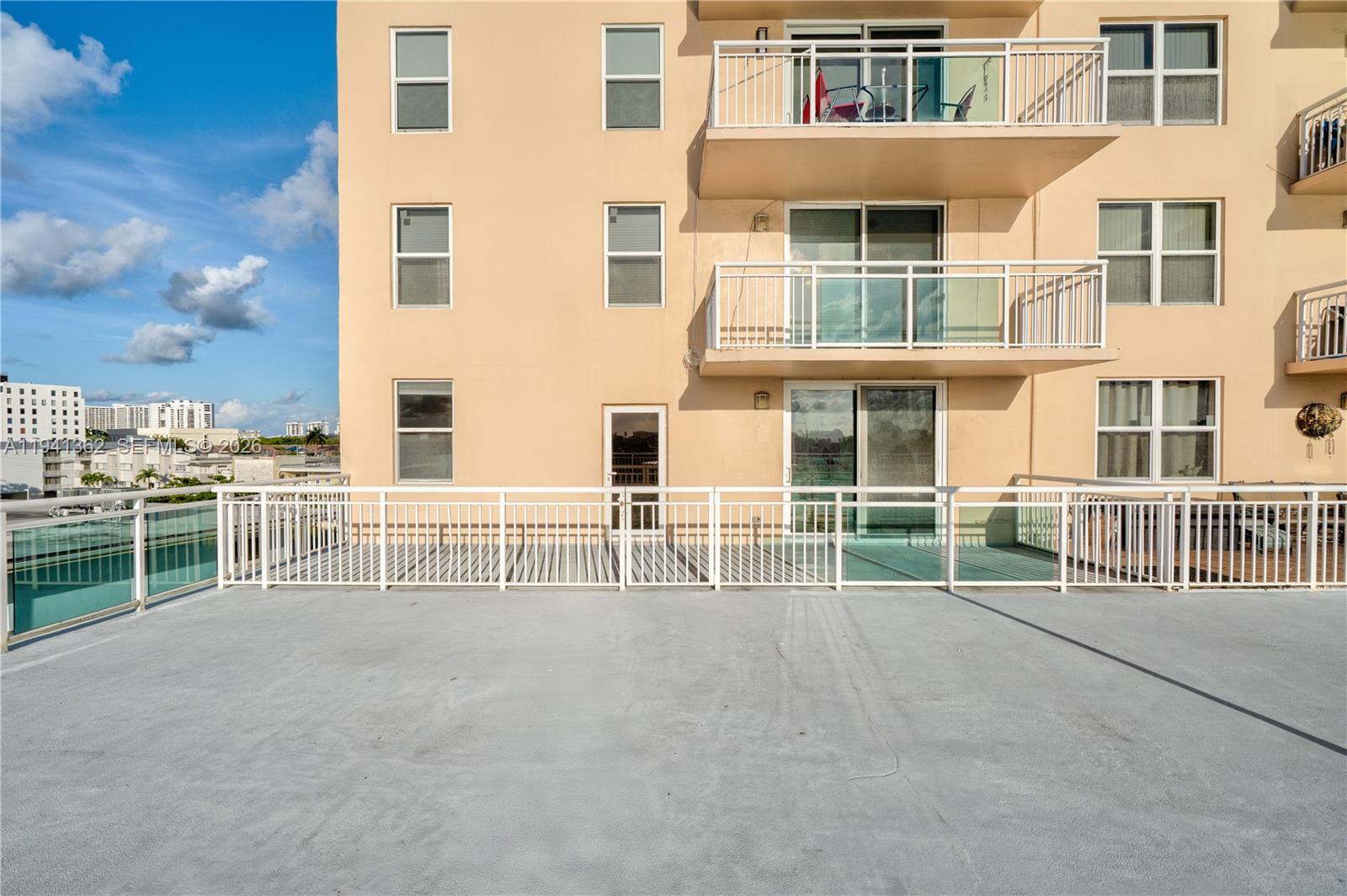 Photo of 437 Golden Isles Dr #4D, Hallandale Beach, Florida, 33009 -