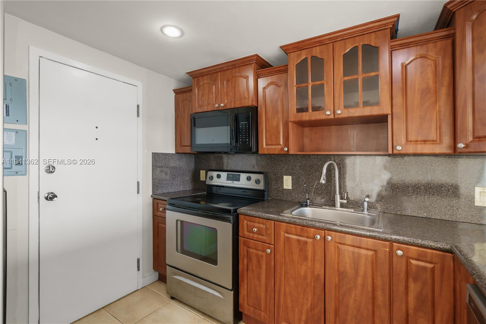 Photo of 437 Golden Isles Dr #4D, Hallandale Beach, Florida, 33009 -