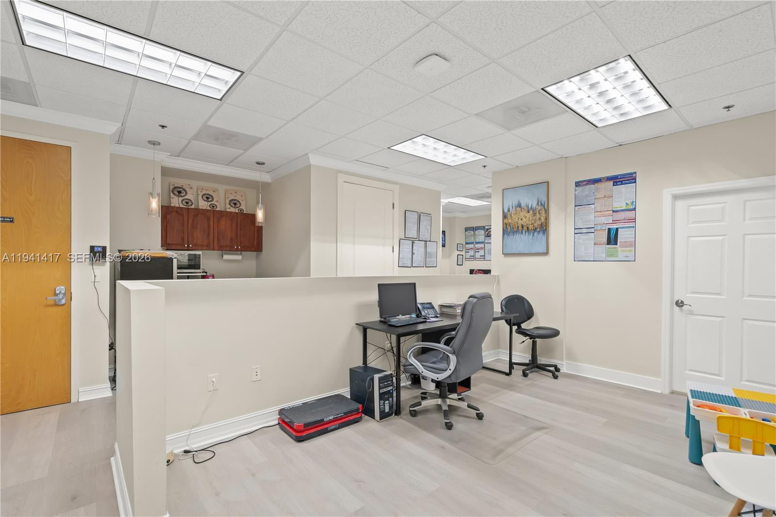 200-B  /   кв.футов $ 2026-01-08 0 Фото