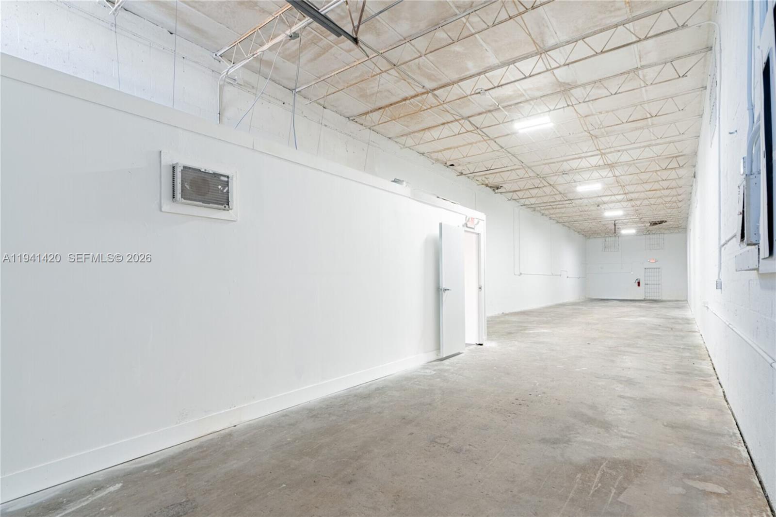   /   sq. ft. $ 2026-01-08 0 foto