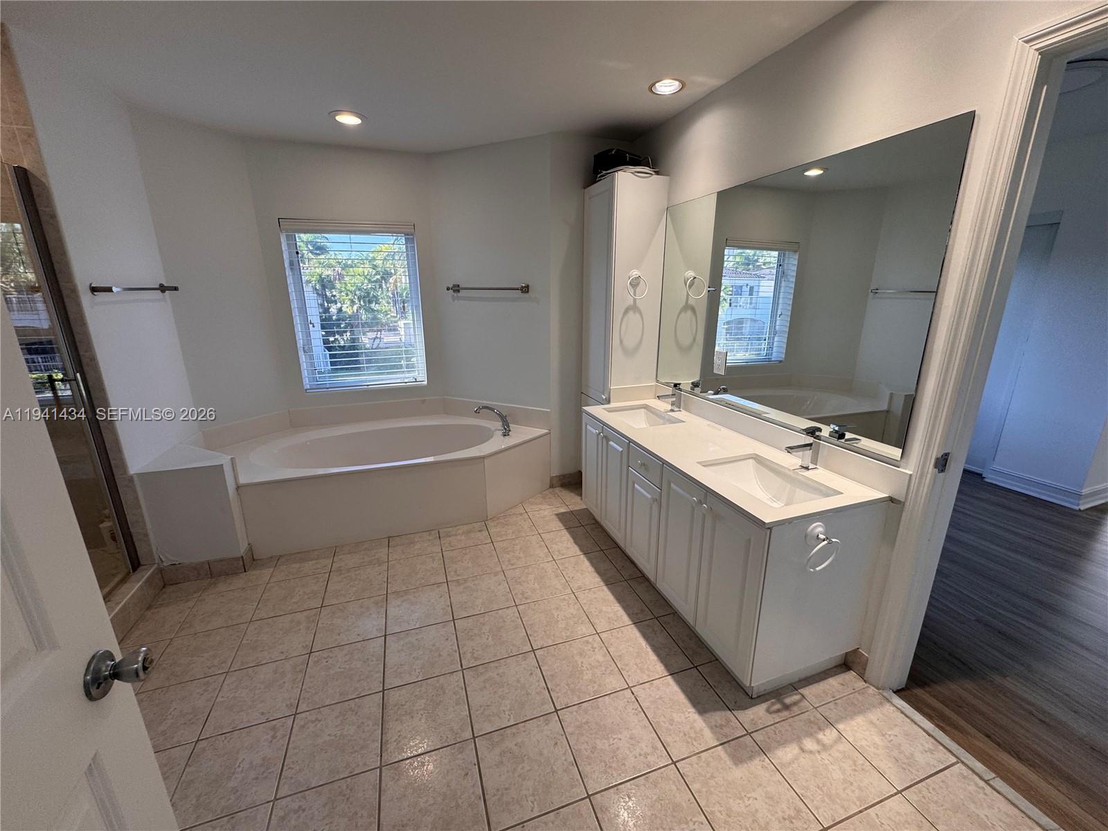 Photo of 3102 210th Ter , Aventura, Florida, 33180 - 