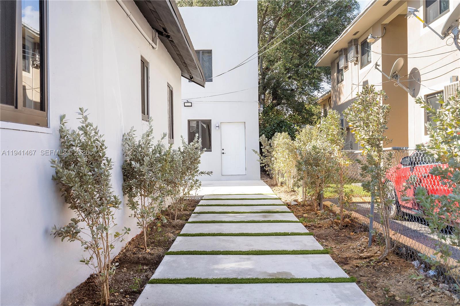   /  3998 sq. ft. $ 2026-01-08 0 Photo