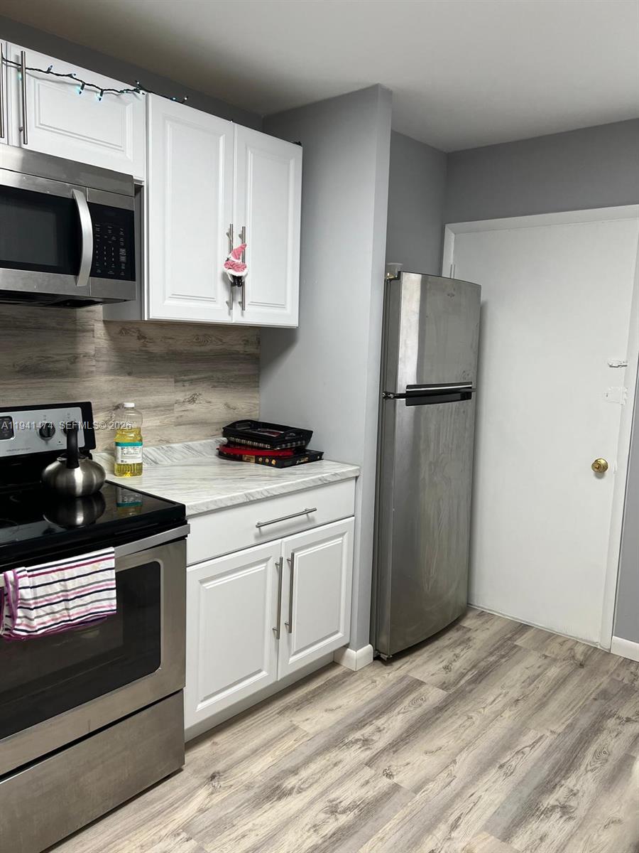 See details 403-3 2 / 2 1315 sq. ft. $ 2026-01-08 0 Photo