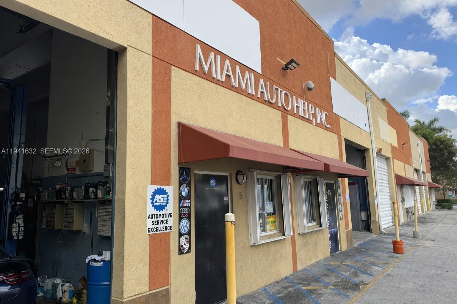   /   кв.футов $ 2026-01-08 0 Фото