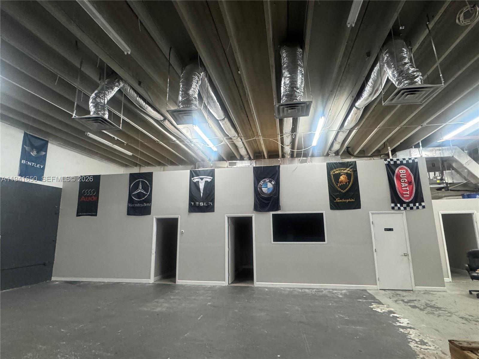 C13  /   sq. ft. $ 2026-01-08 0 Photo