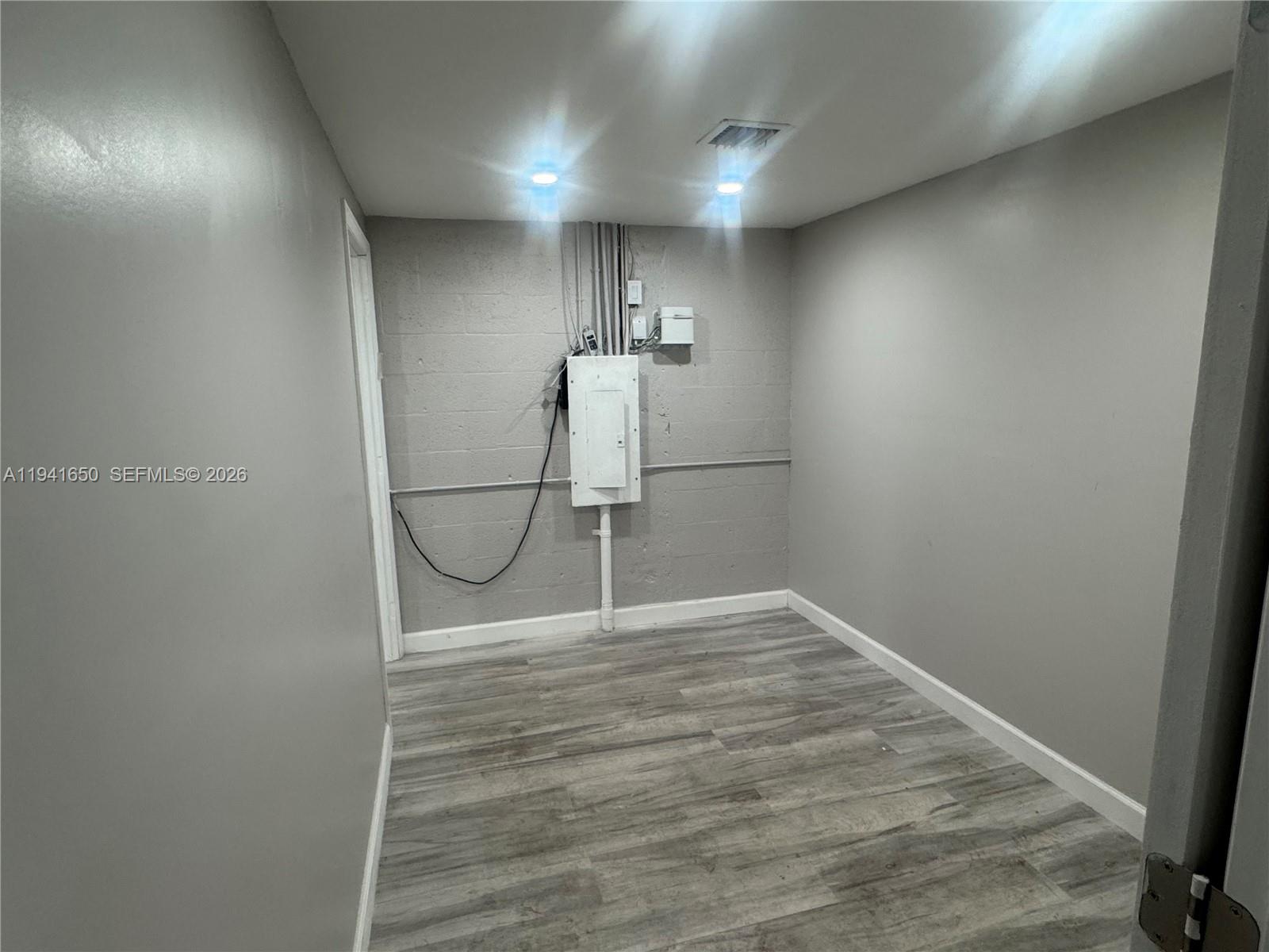 C13  /   sq. ft. $ 2026-01-08 0 Photo