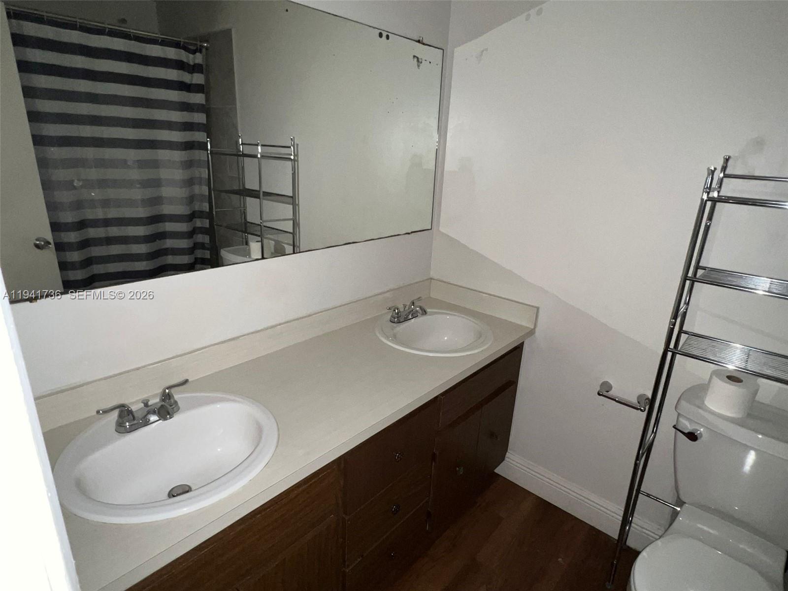   /  2412 sq. ft. $ 2026-01-08 0 foto