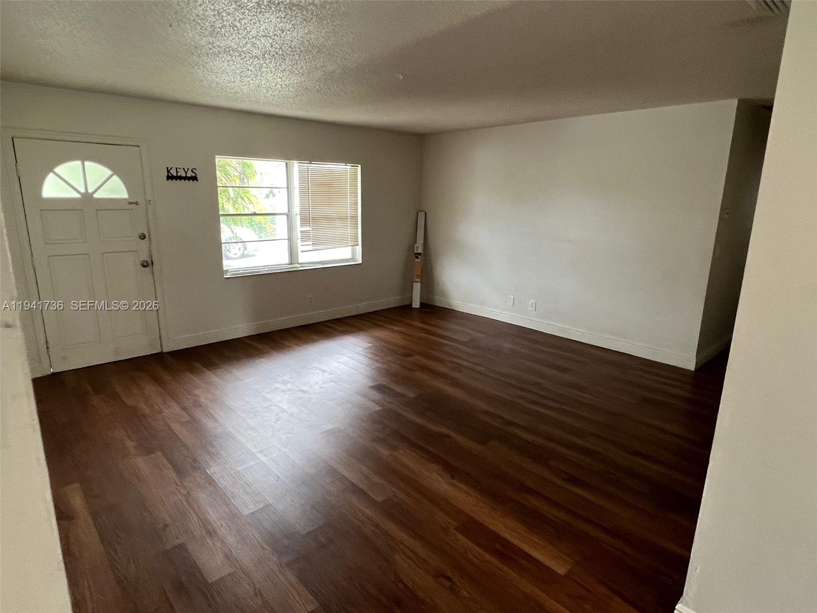   /  2412 sq. ft. $ 2026-01-08 0 foto