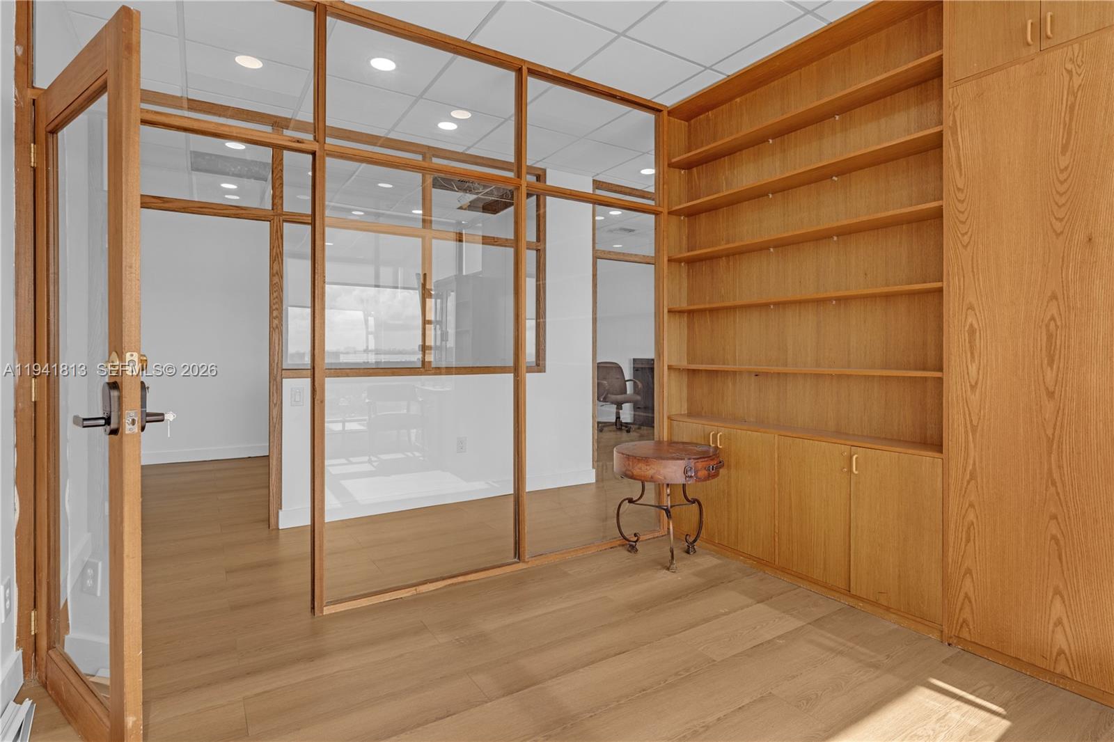 CUT-1-2-3  /   кв.футов $ 2026-01-08 0 Фото