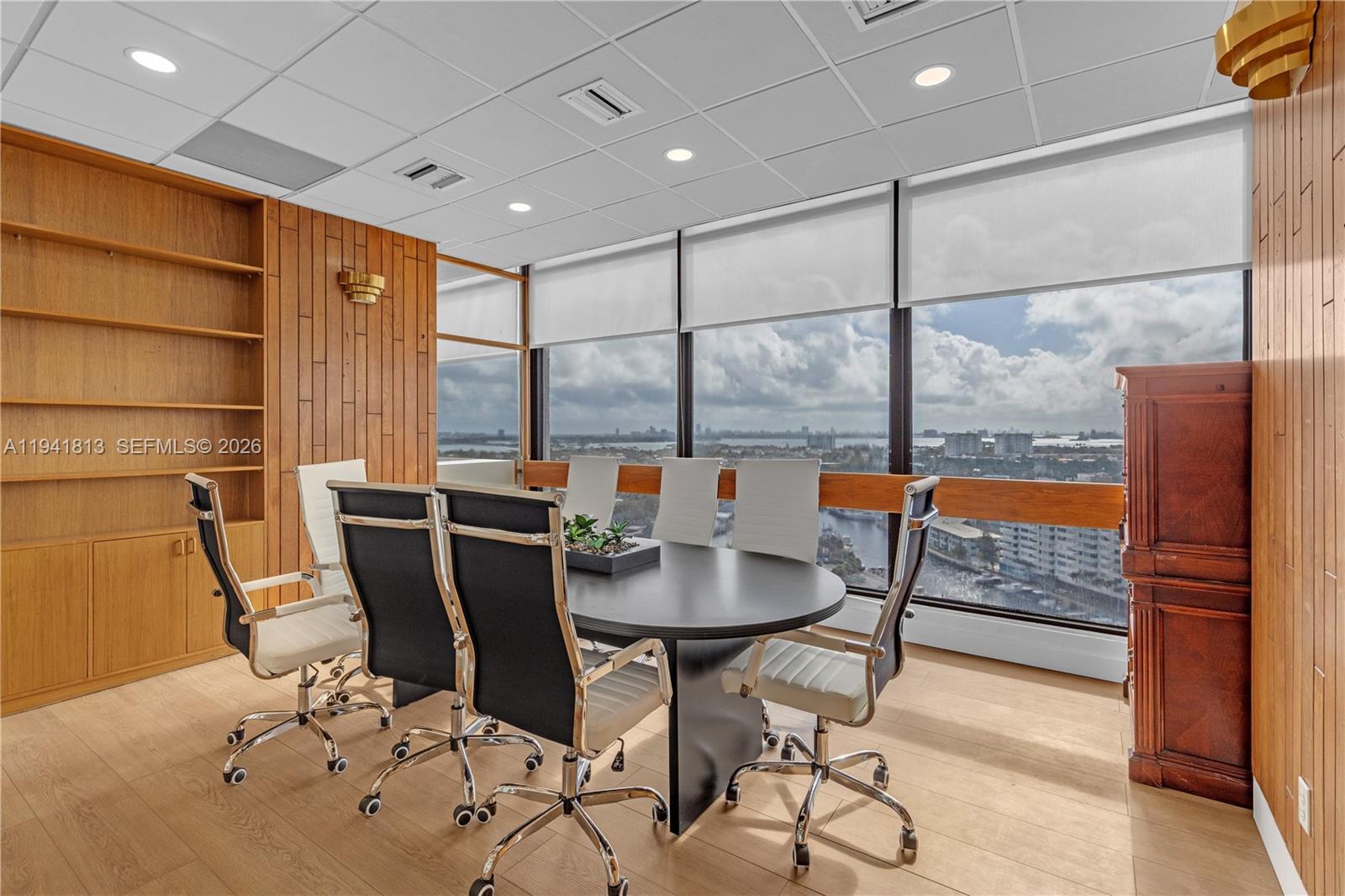 CUT-1-2-3  /   кв.футов $ 2026-01-08 0 Фото