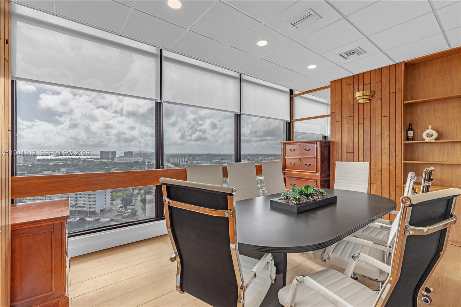 CUT-1-2-3  /   кв.футов $ 2026-01-08 0 Фото