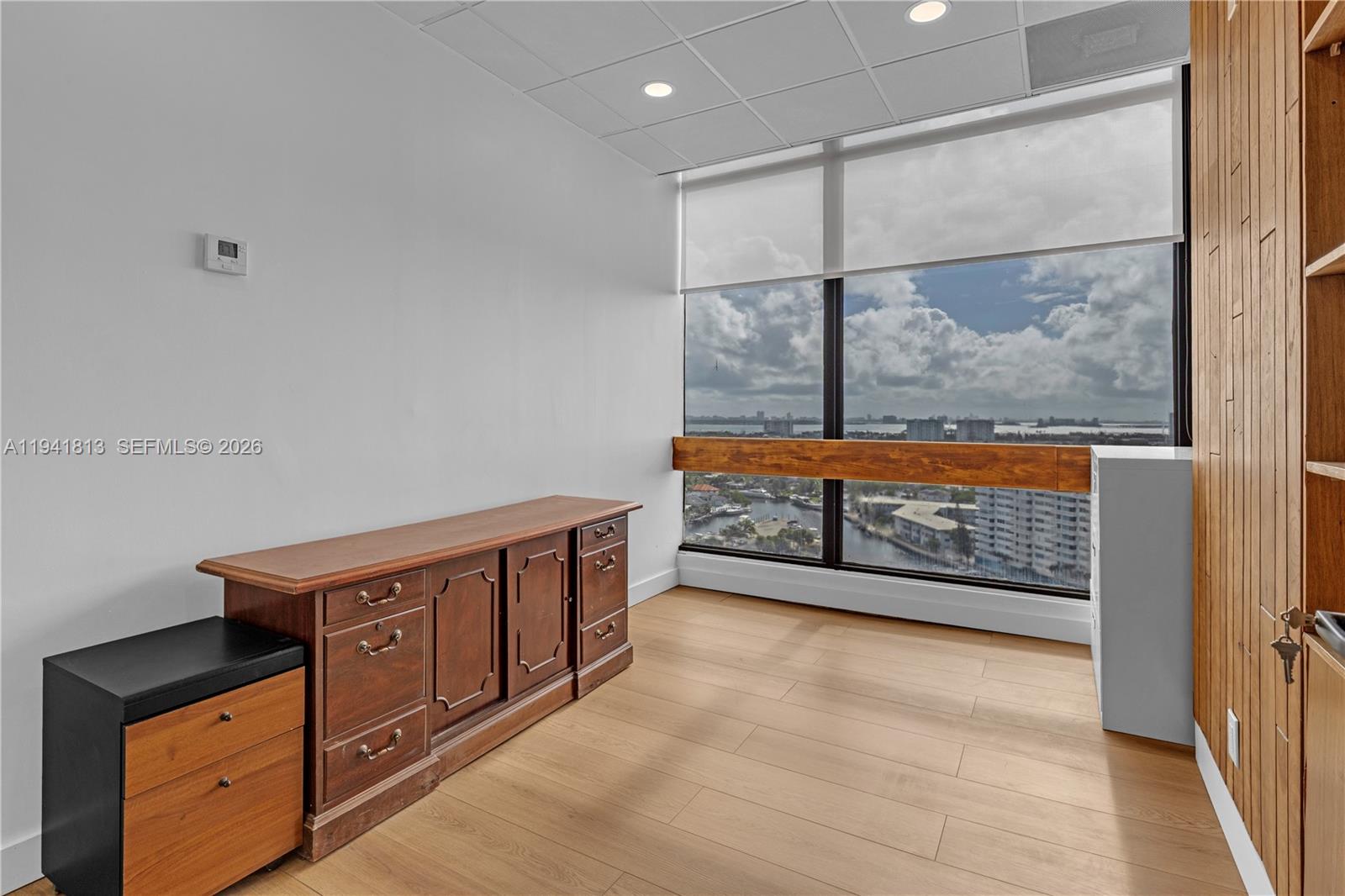 CUT-1-2-3  /   кв.футов $ 2026-01-08 0 Фото