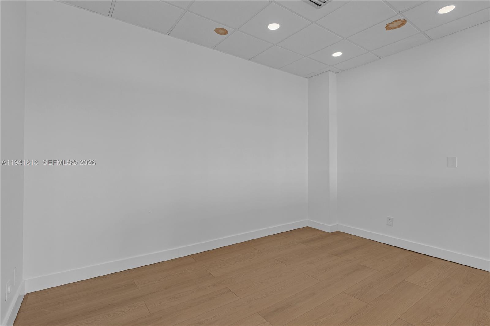 CUT-1-2-3  /   кв.футов $ 2026-01-08 0 Фото