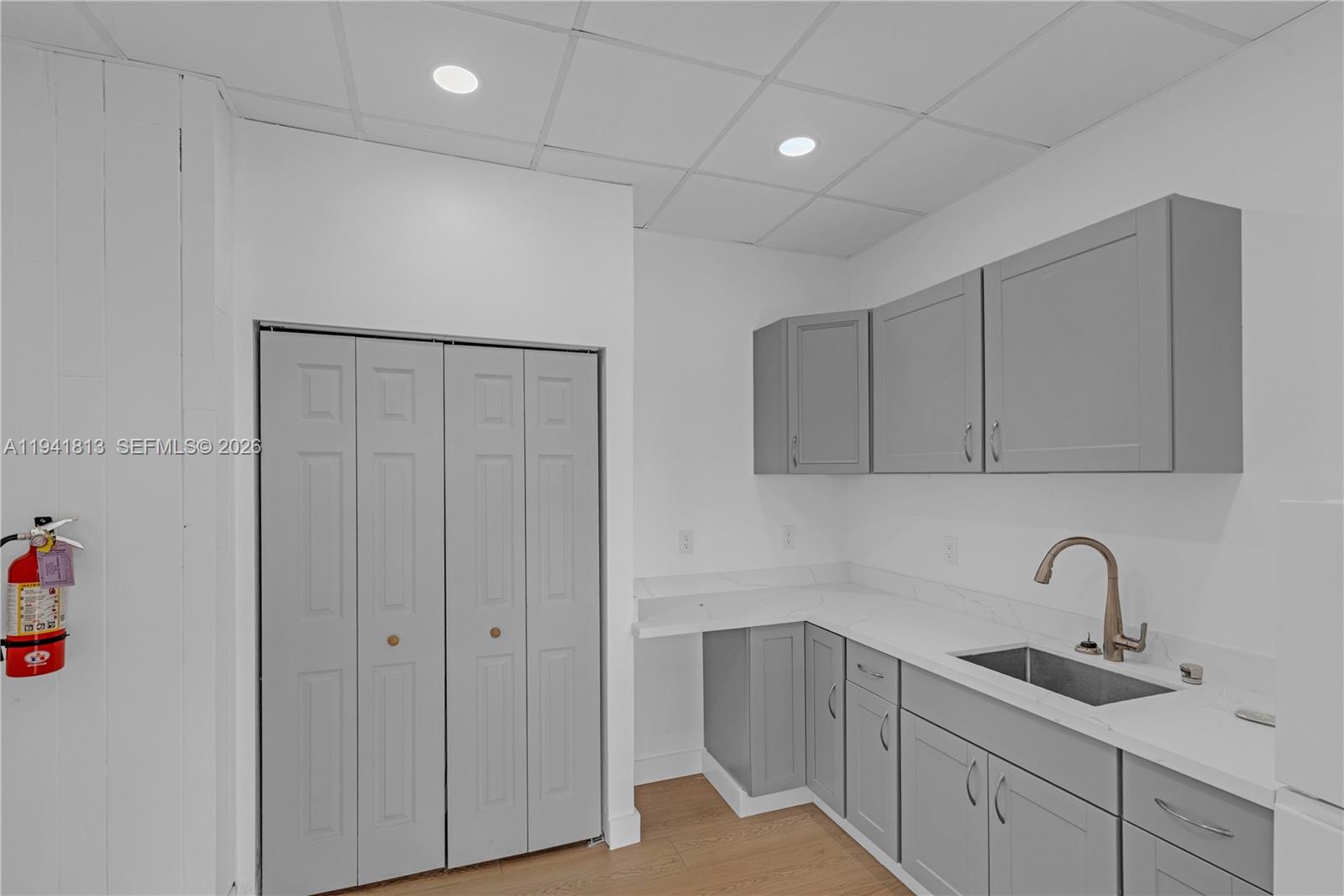 CUT-1-2-3  /   кв.футов $ 2026-01-08 0 Фото