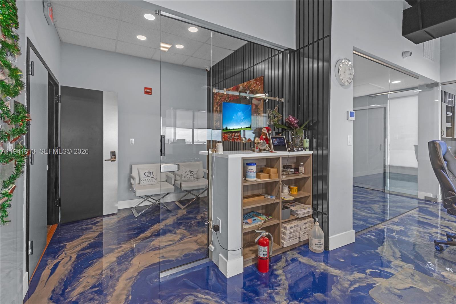 CUT-1-2-3  /   кв.футов $ 2026-01-08 0 Фото