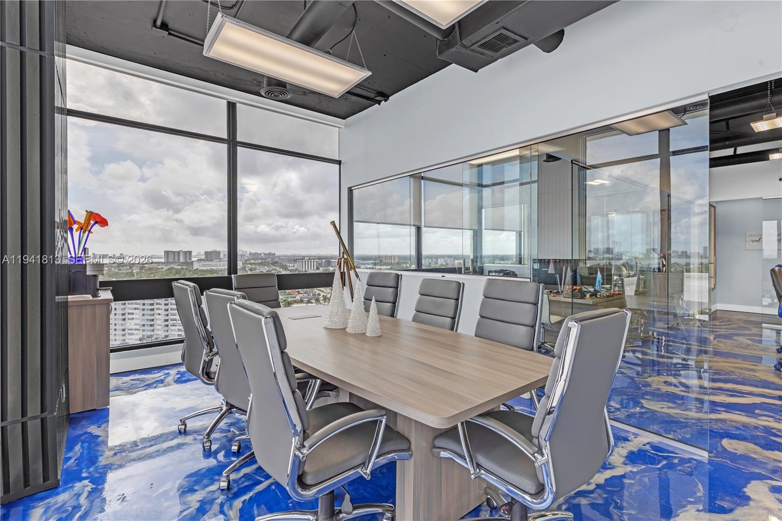 CUT-1-2-3  /   кв.футов $ 2026-01-08 0 Фото