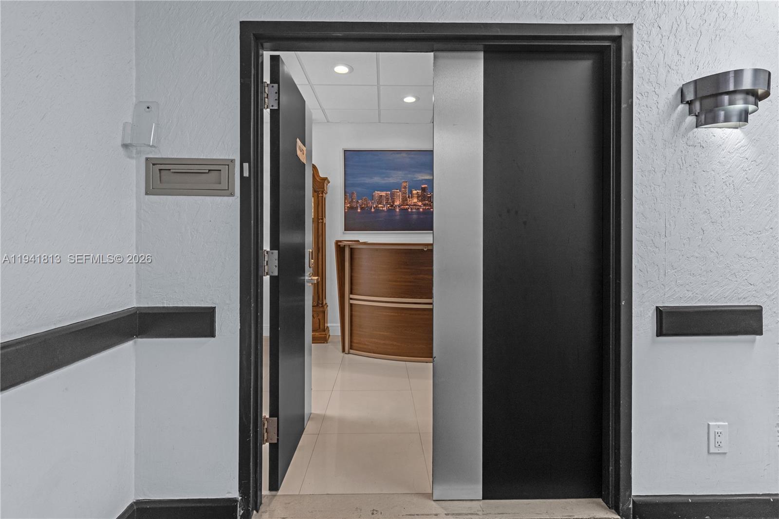 CUT-1-2-3  /   кв.футов $ 2026-01-08 0 Фото