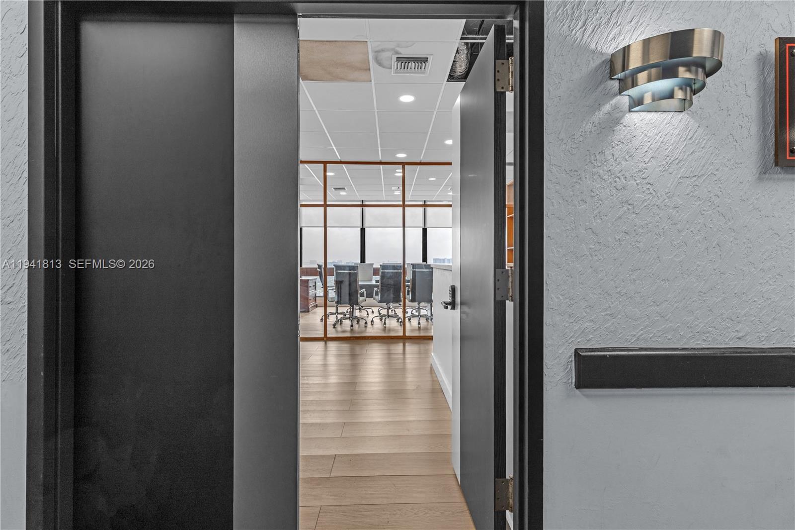 CUT-1-2-3  /   кв.футов $ 2026-01-08 0 Фото