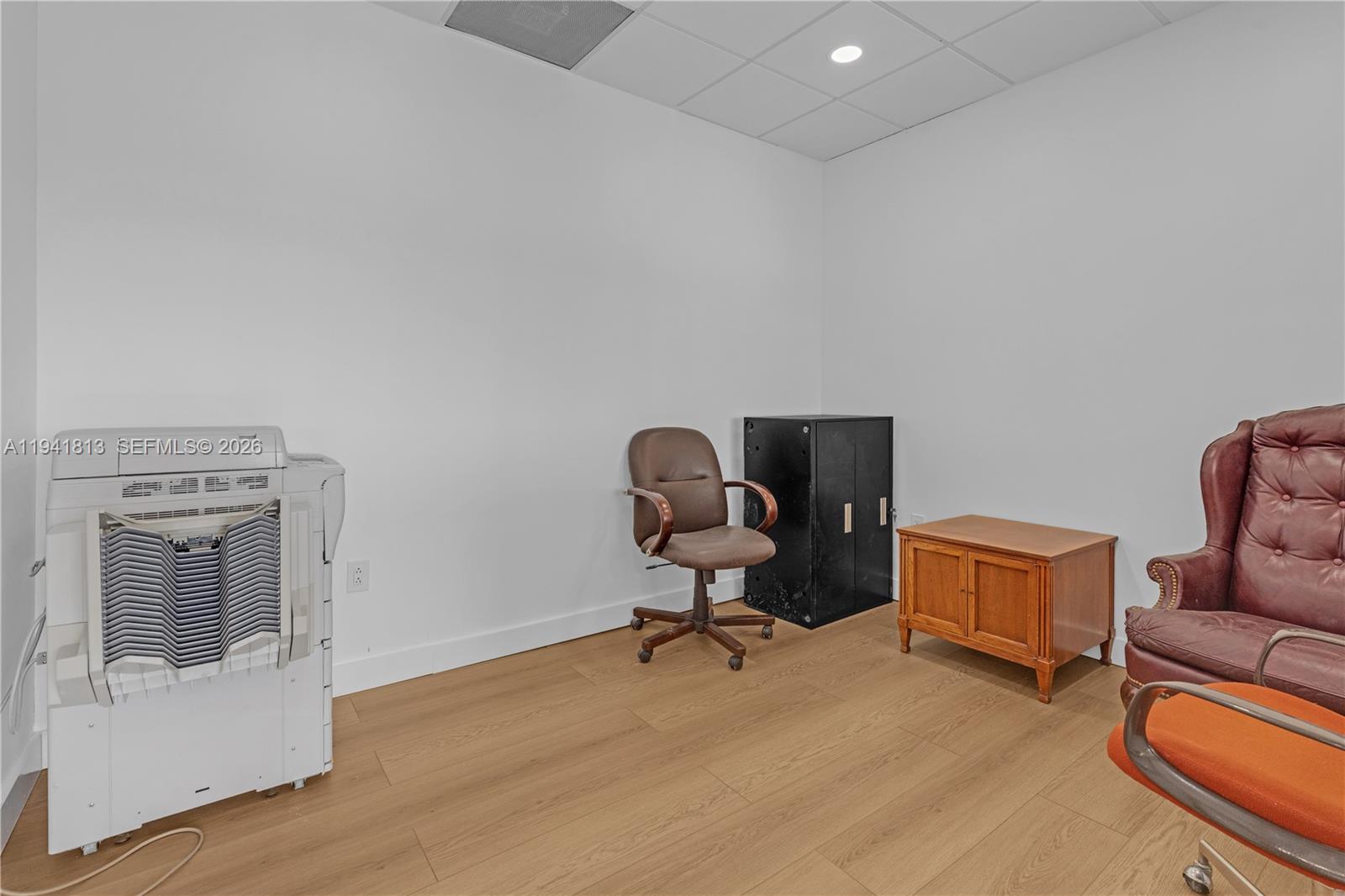 CUT-1-2-3  /   кв.футов $ 2026-01-08 0 Фото