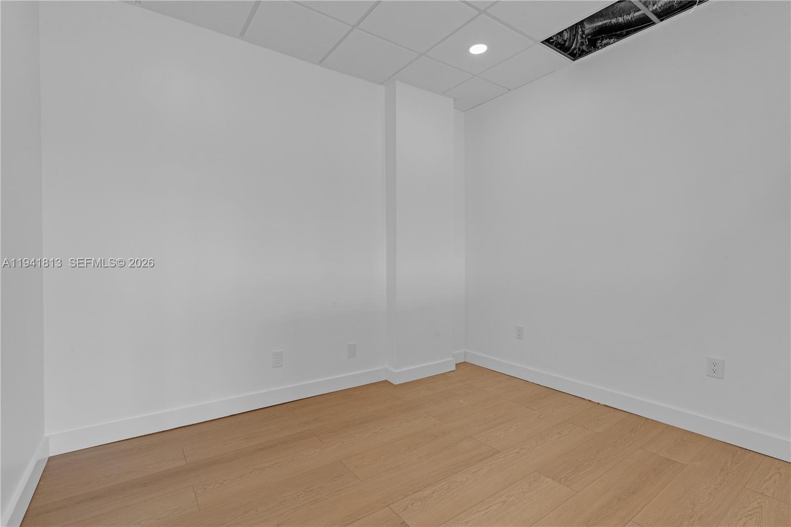 CUT-1-2-3  /   кв.футов $ 2026-01-08 0 Фото