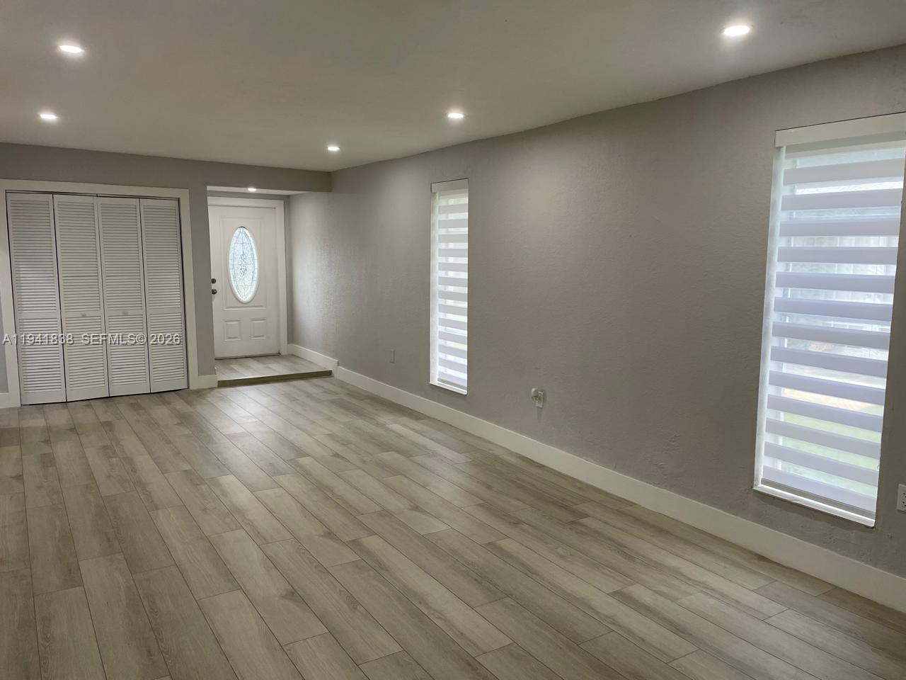 6241 3 / 2 1435 кв.футов $ 2026-01-08 0 Фото