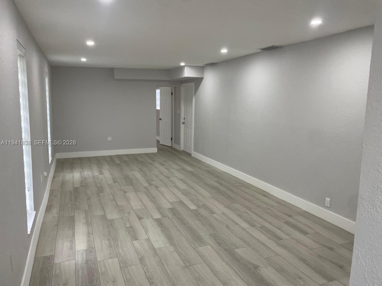 6241 3 / 2 1435 кв.футов $ 2026-01-08 0 Фото