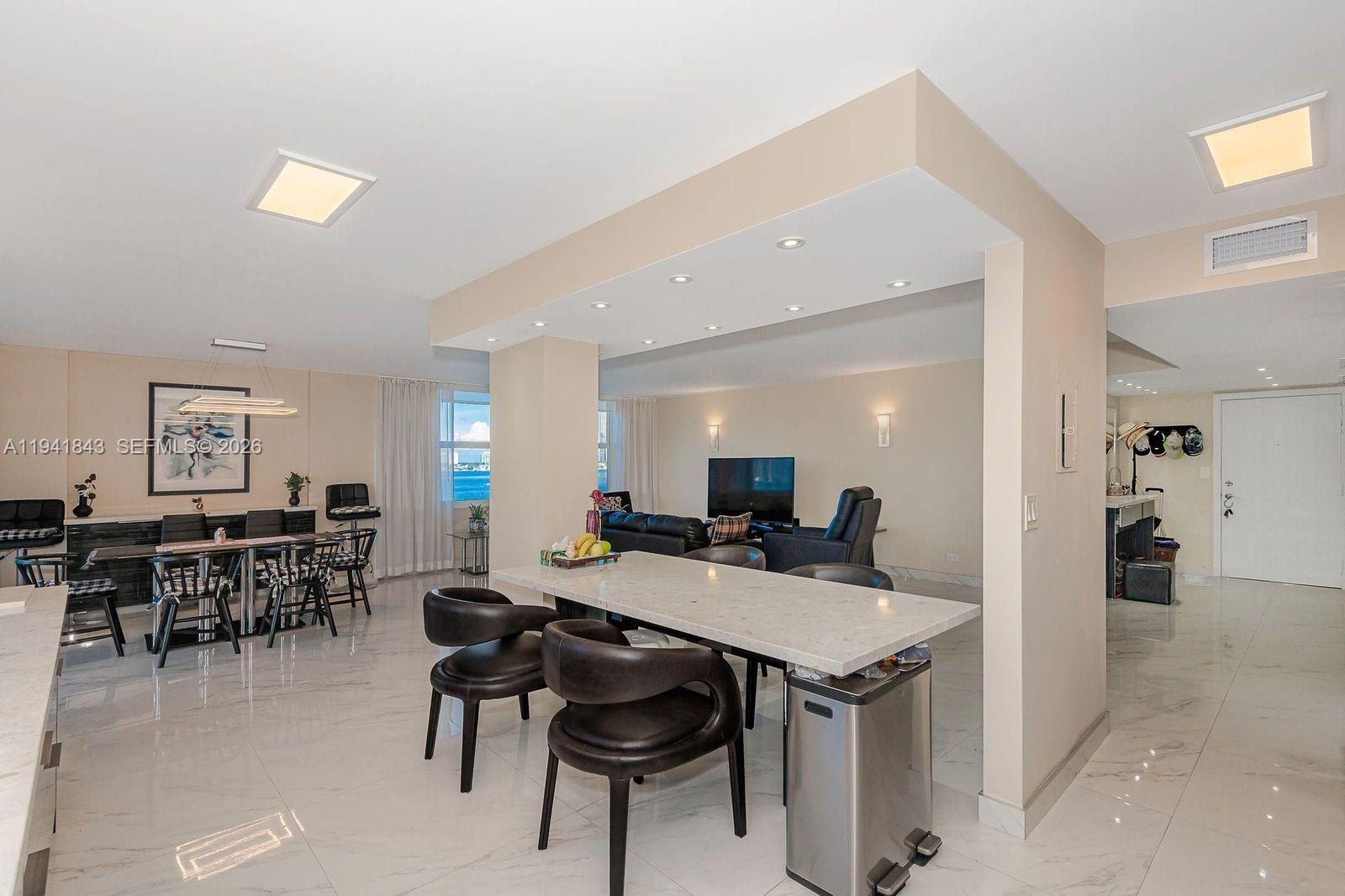 Подробнее 619 2 / 2 1830 кв.футов $ 2026-01-08 0 Фото