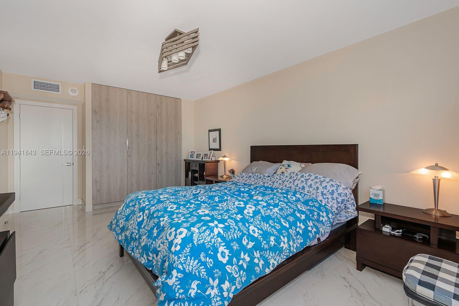 Подробнее 619 2 / 2 1830 кв.футов $ 2026-01-08 0 Фото