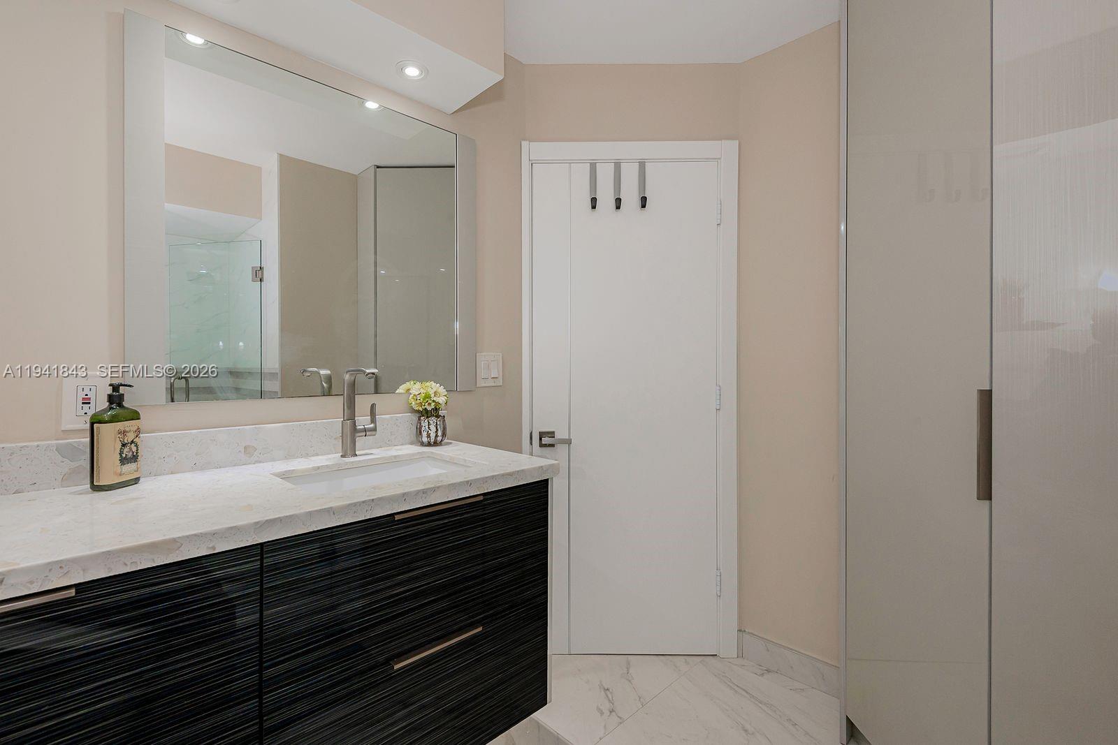 Подробнее 619 2 / 2 1830 кв.футов $ 2026-01-08 0 Фото