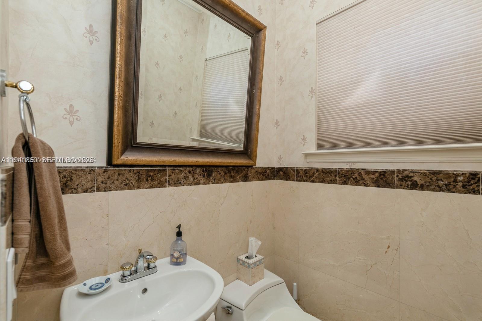 Photo of 999 Harbor Vw N  (999), Hollywood, Florida, 33019 - 