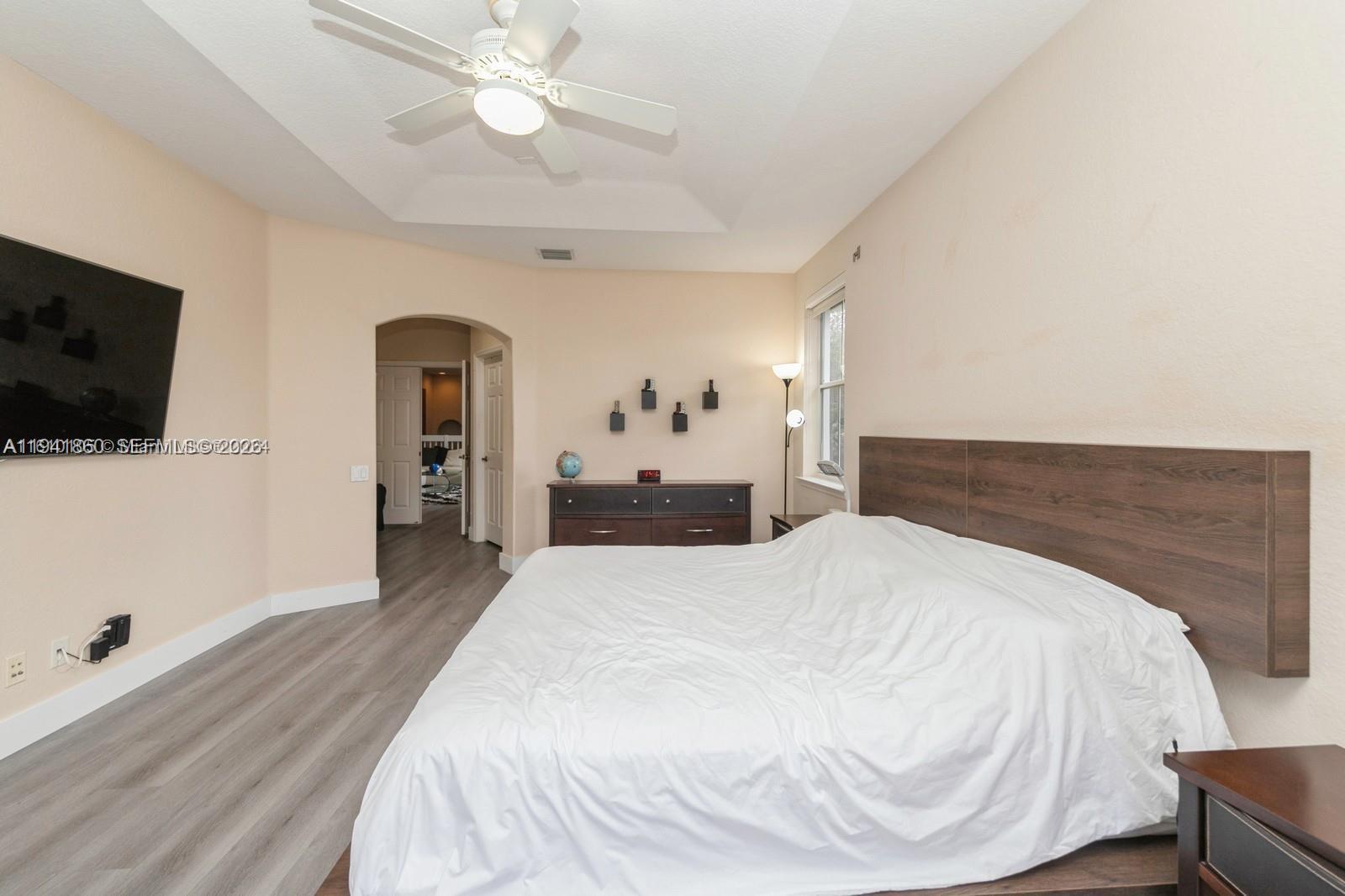 Photo of 999 Harbor Vw N  (999), Hollywood, Florida, 33019 - 