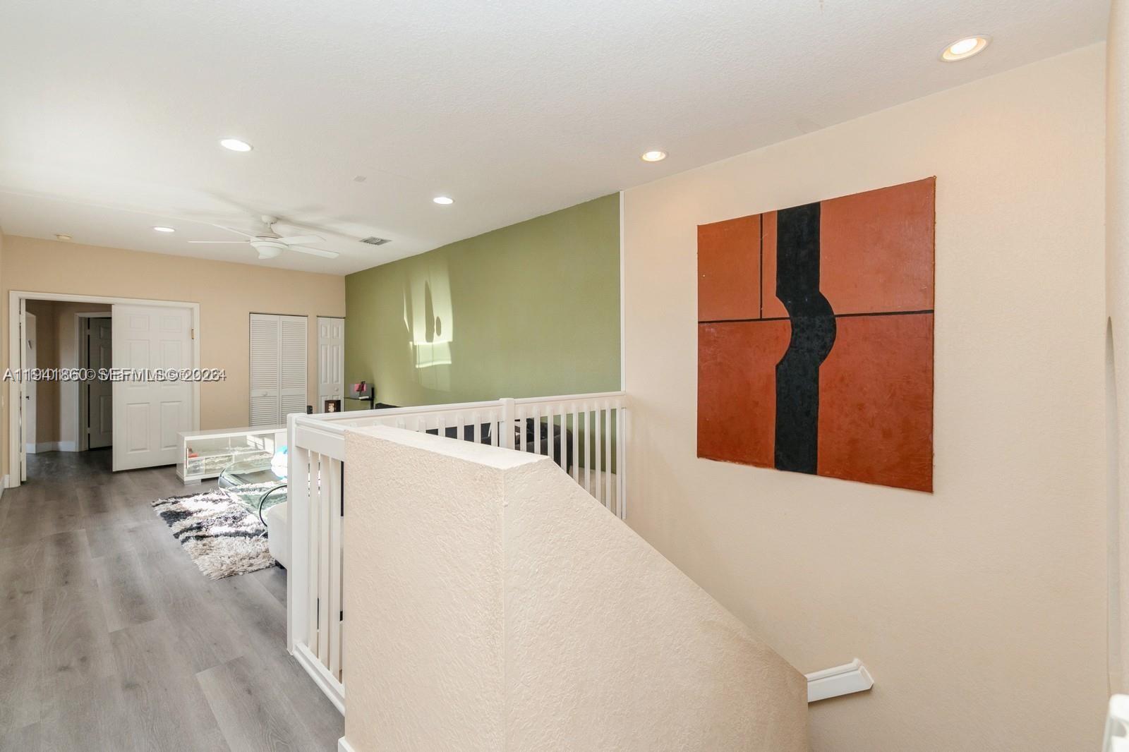 Photo of 999 Harbor Vw N  (999), Hollywood, Florida, 33019 - 