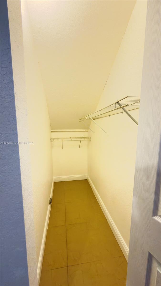   /  5850 sq. ft. $ 2026-01-09 0 Photo
