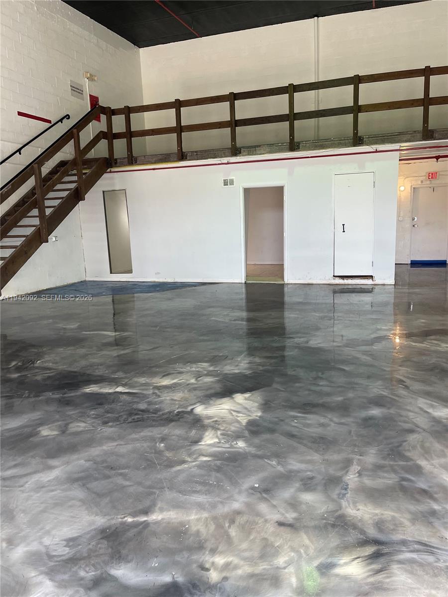 C10  /   sq. ft. $ 2026-01-09 0 Photo