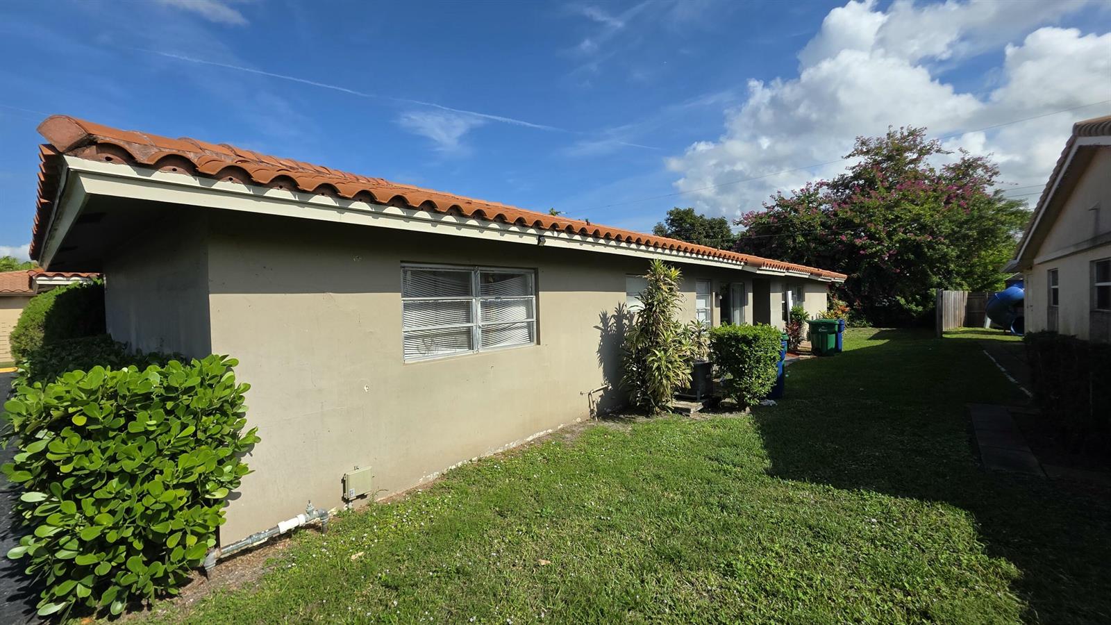 1-5  / 4 3852 sq. ft. $ 2026-06-21 0 foto