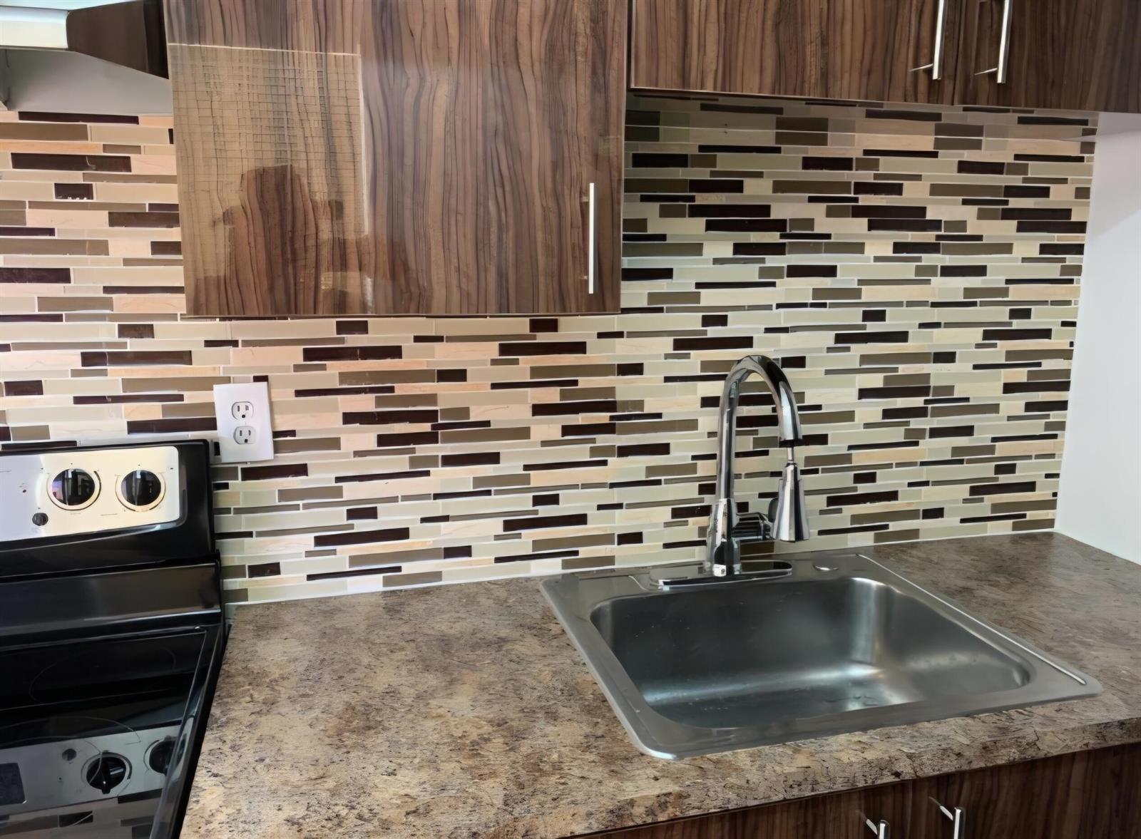 1-5  / 4 3852 sq. ft. $ 2026-06-21 0 foto