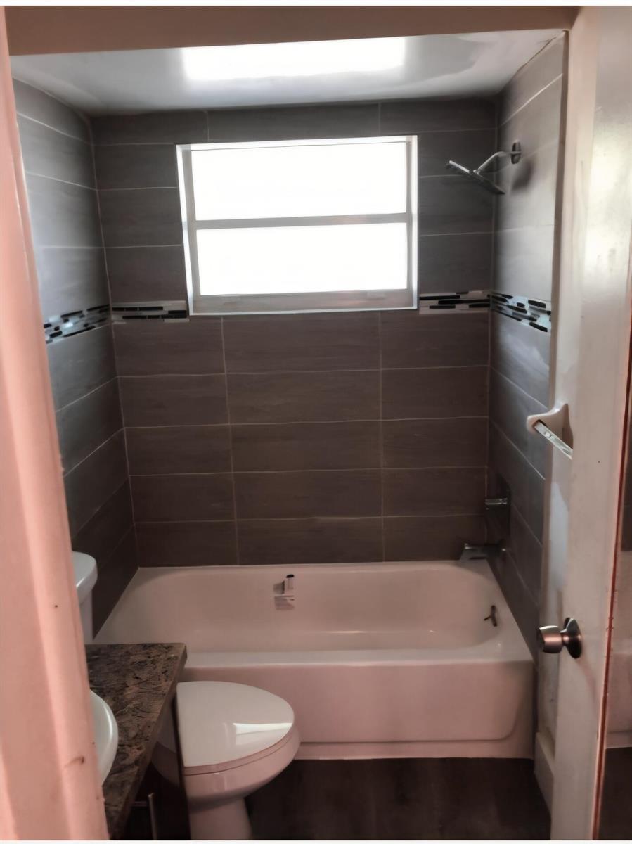 1-5  / 4 3852 sq. ft. $ 2026-06-21 0 foto