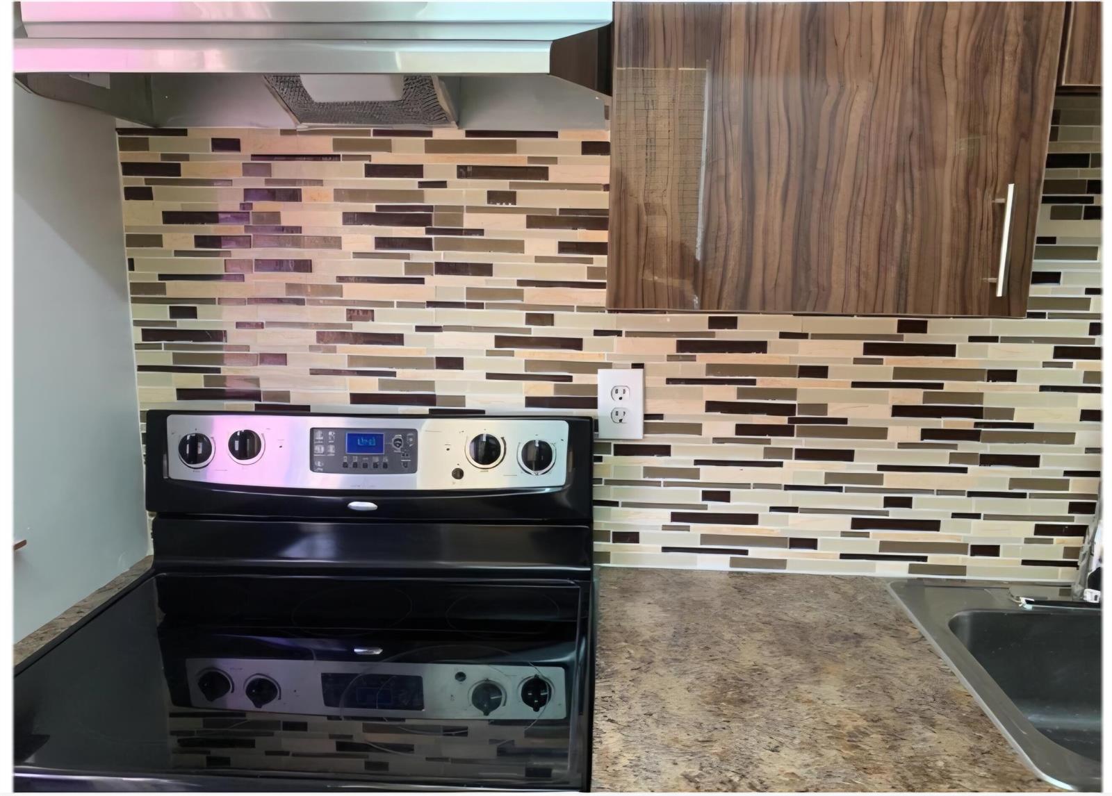 1-5  / 4 3852 sq. ft. $ 2026-06-21 0 foto