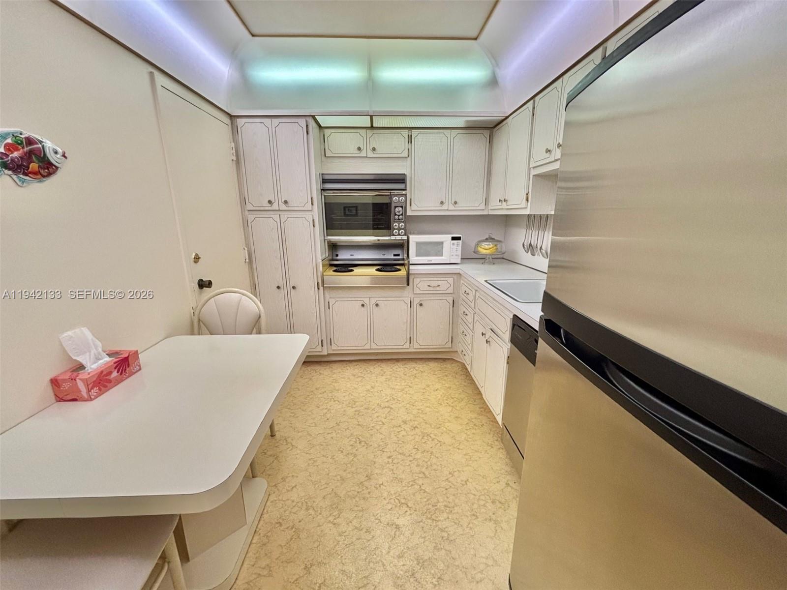 9L 1 / 2 870 кв.футов $ 2026-01-09 0 Фото