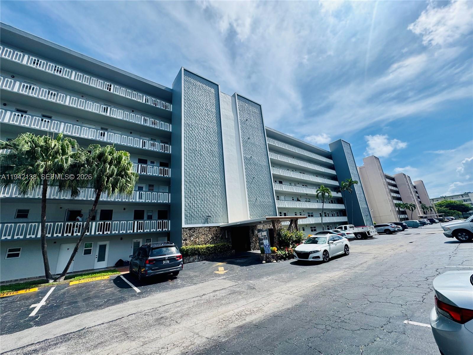 Photo of 420 12th Ave  #502, Hallandale Beach, Florida, 33009 - 