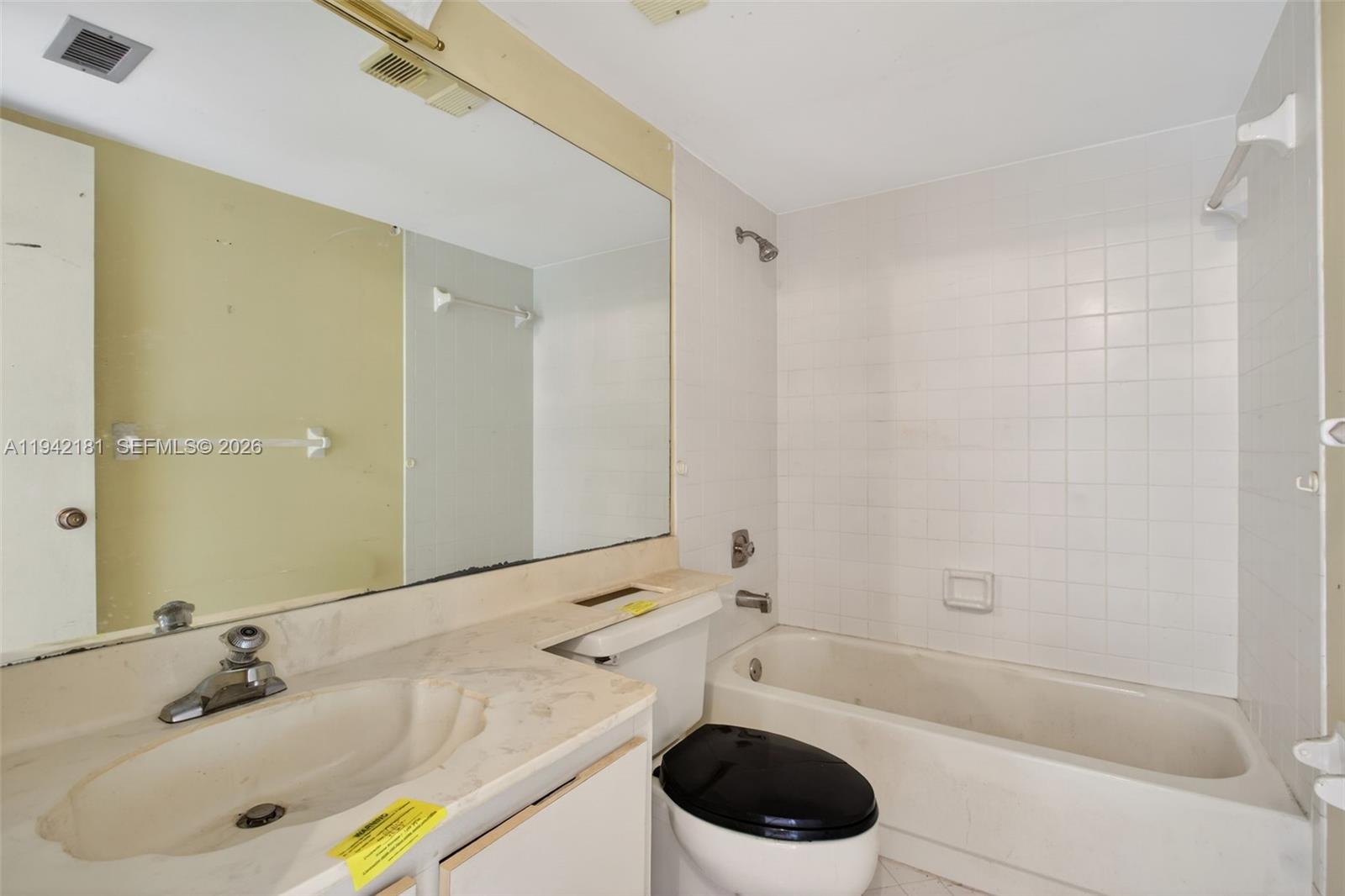 104 2 / 2 920 sq. ft. $ 2026-01-09 0 Photo