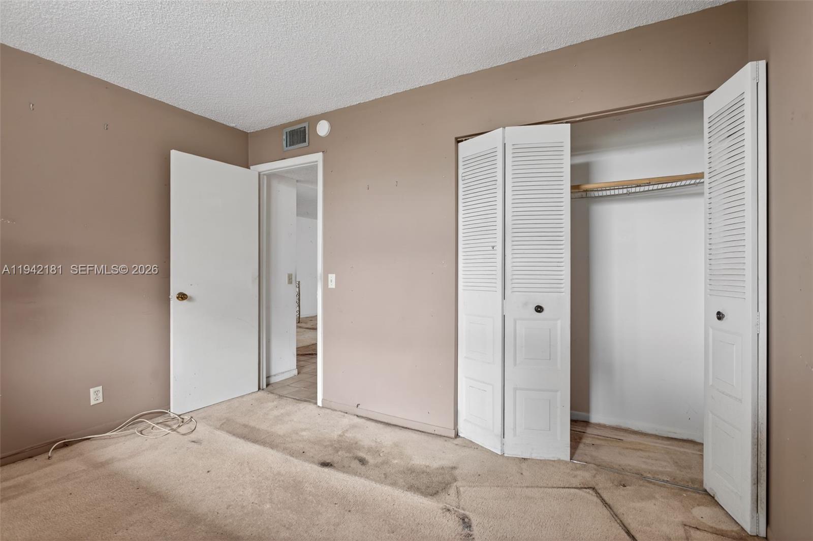 104 2 / 2 920 sq. ft. $ 2026-01-09 0 Photo