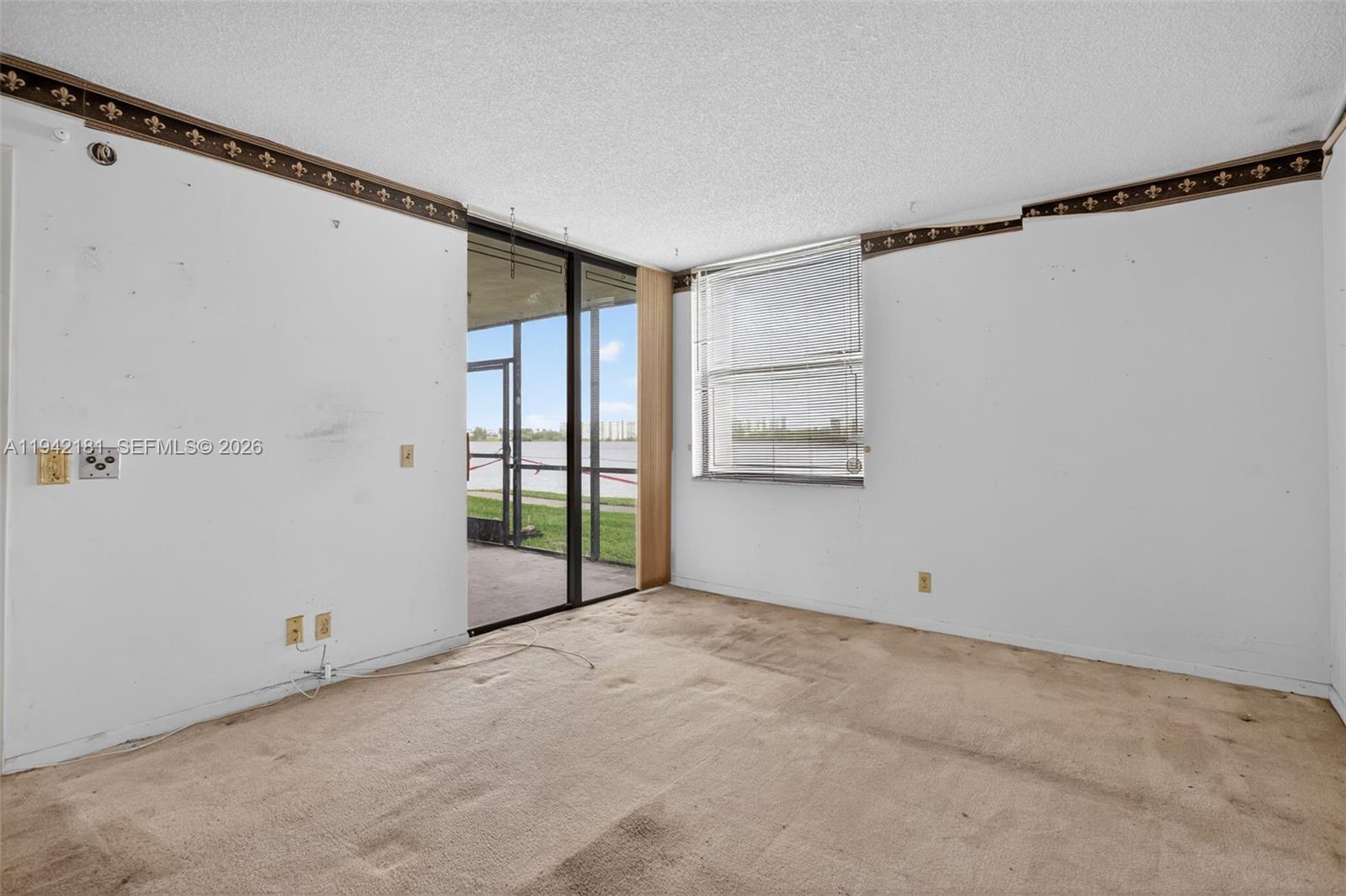 104 2 / 2 920 sq. ft. $ 2026-01-09 0 Photo