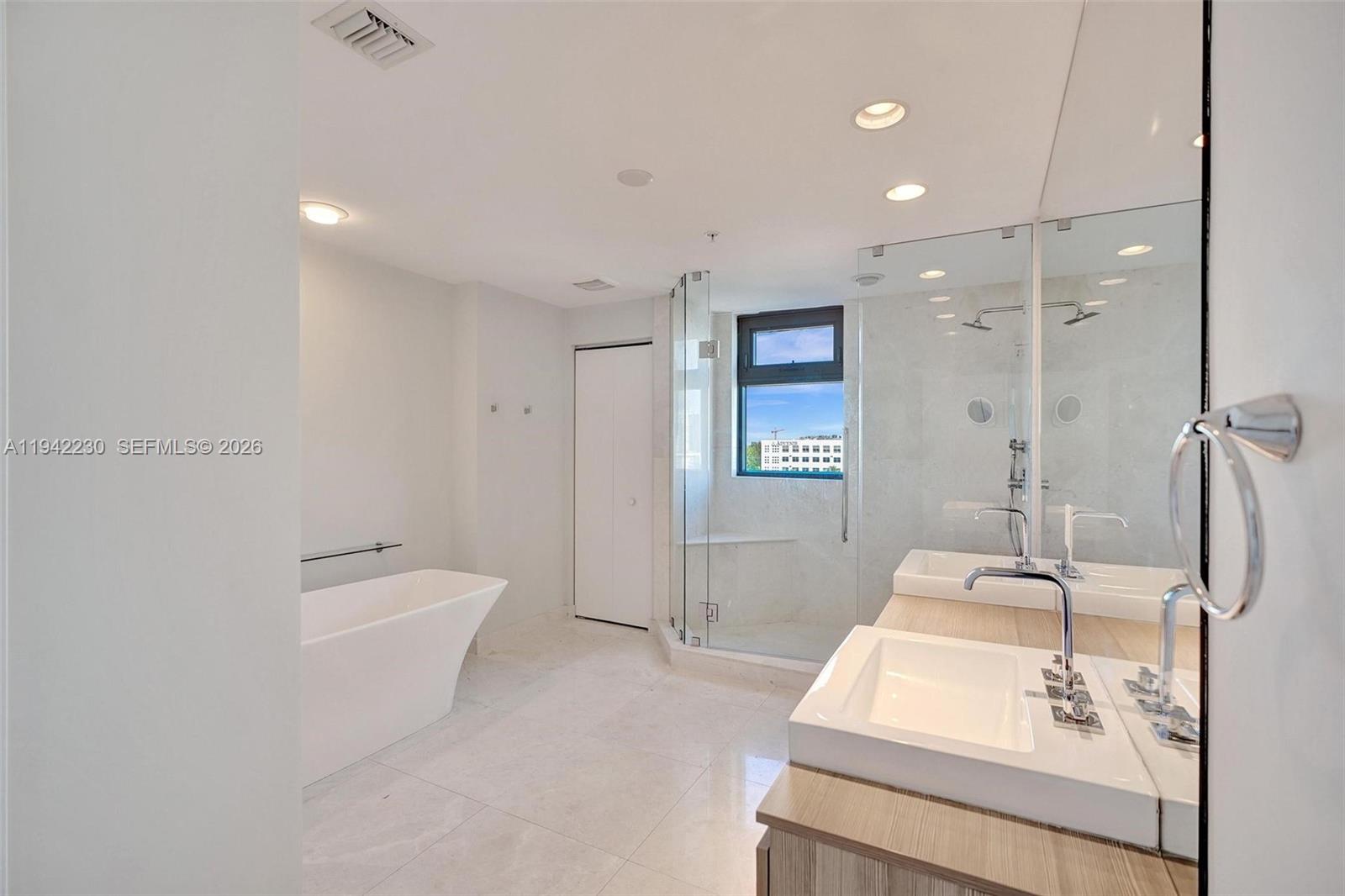 Photo of 17301 Biscayne Blvd  #708, North Miami Beach, Florida, 33160 - 