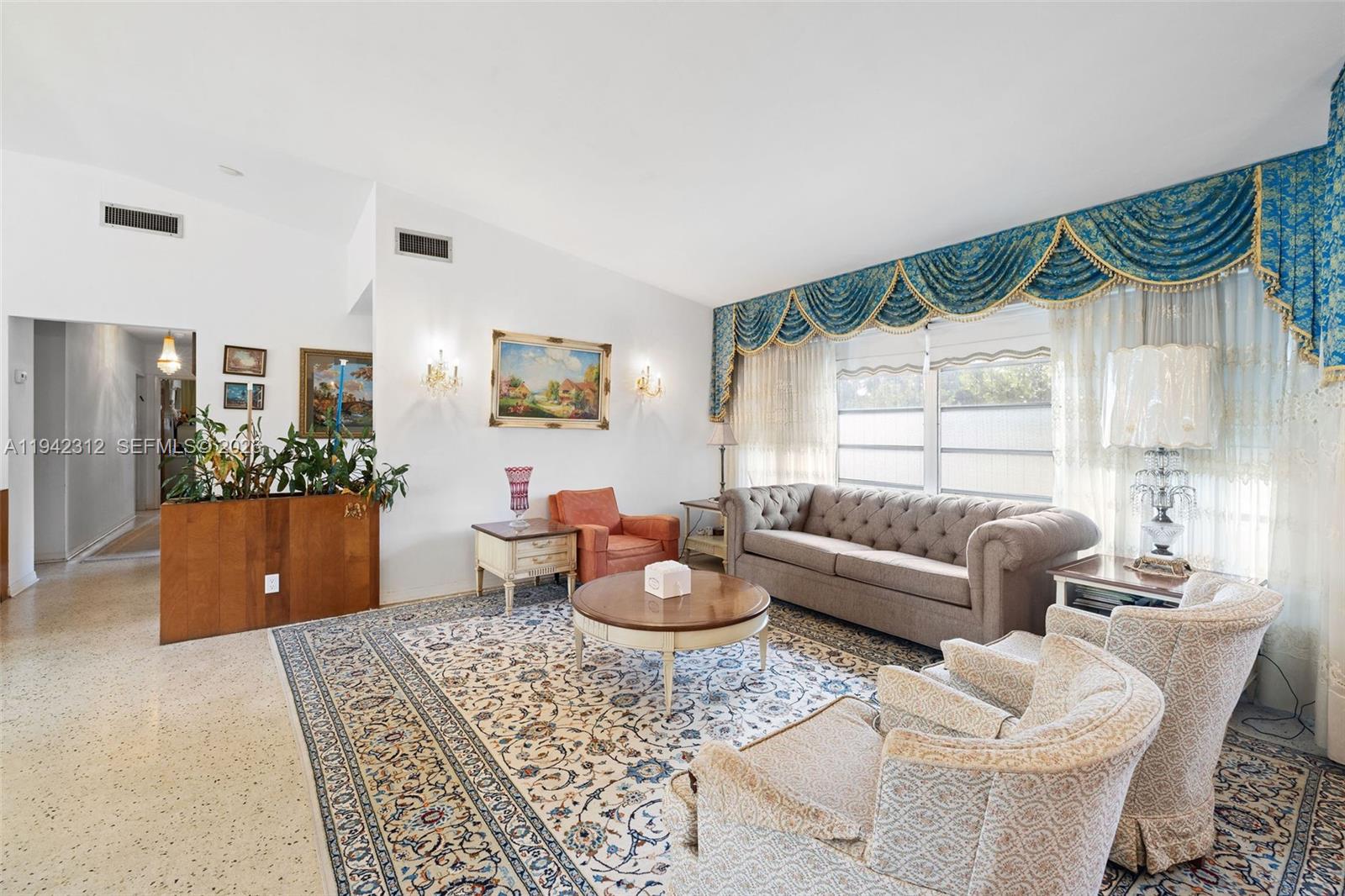 Подробнее / кв.футов $ 2026-01-09 0 Фото