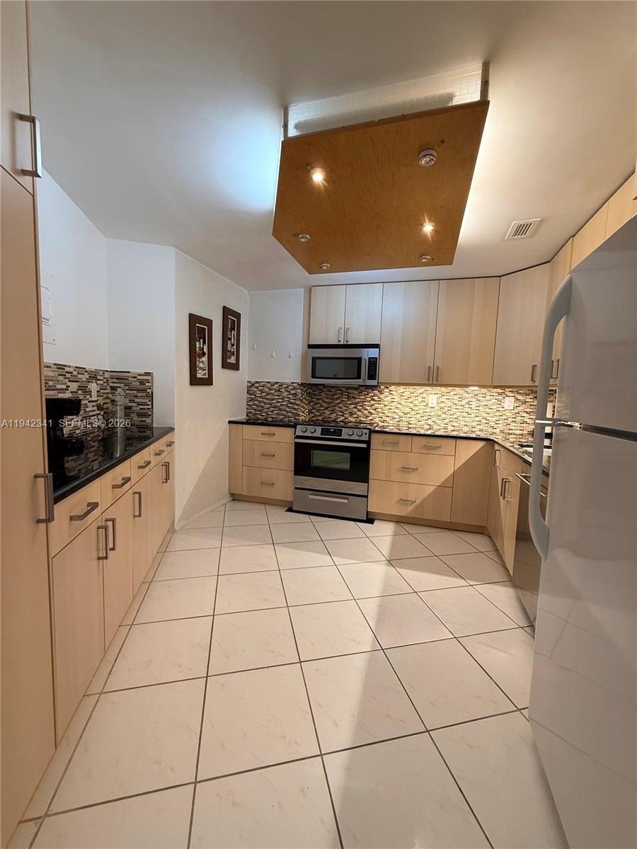 Photo of 3180 Ocean Dr  #1712, Hallandale Beach, Florida, 33009 - 