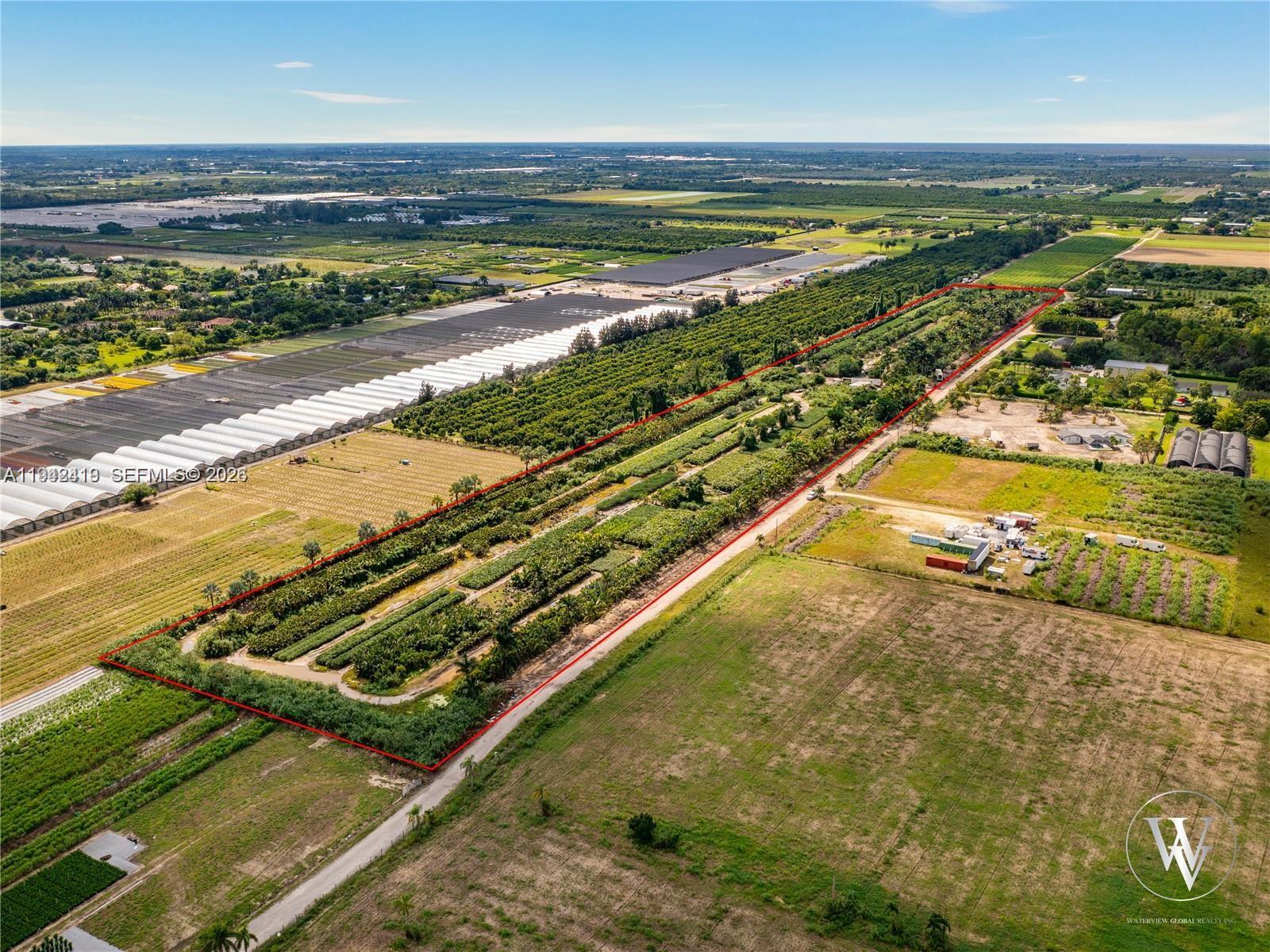   /   кв.футов $ 2026-01-09 0 Фото