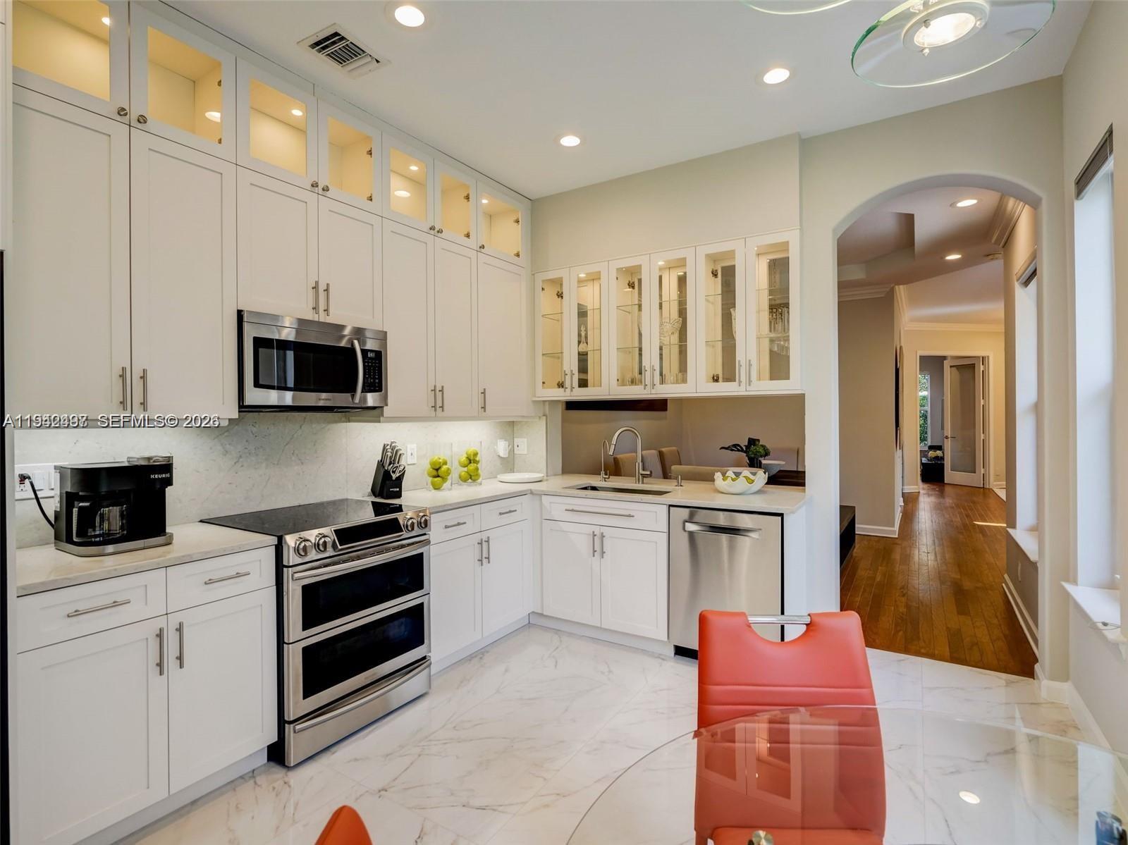 Photo of 963 Harbor Vw S  (963), Hollywood, Florida, 33019 - 