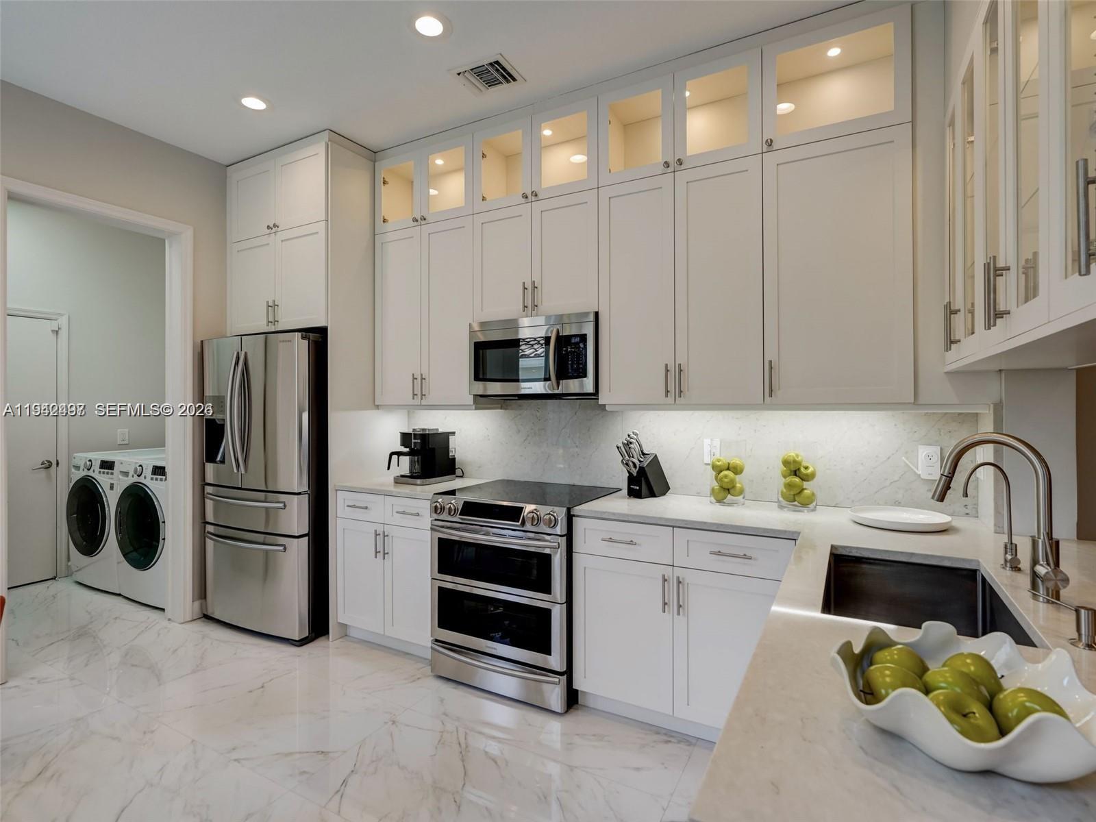 Photo of 963 Harbor Vw S  (963), Hollywood, Florida, 33019 - 